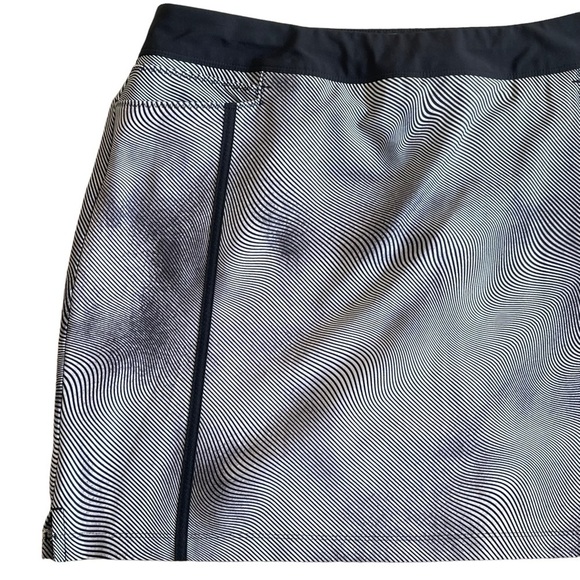 Adidas Women’s Golf Tennis Skort Size L Striped Pull On Pockets Black White - Picture 7 of 11